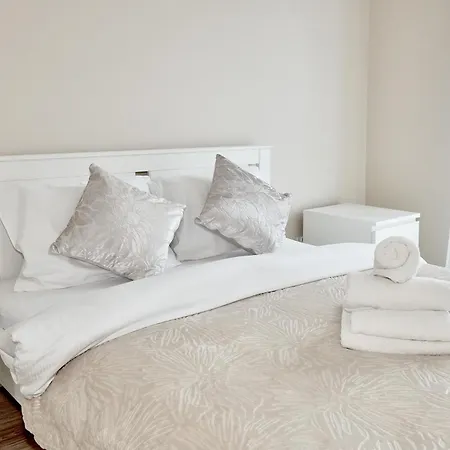 Apartment Airport Comfort By Bookinghost *